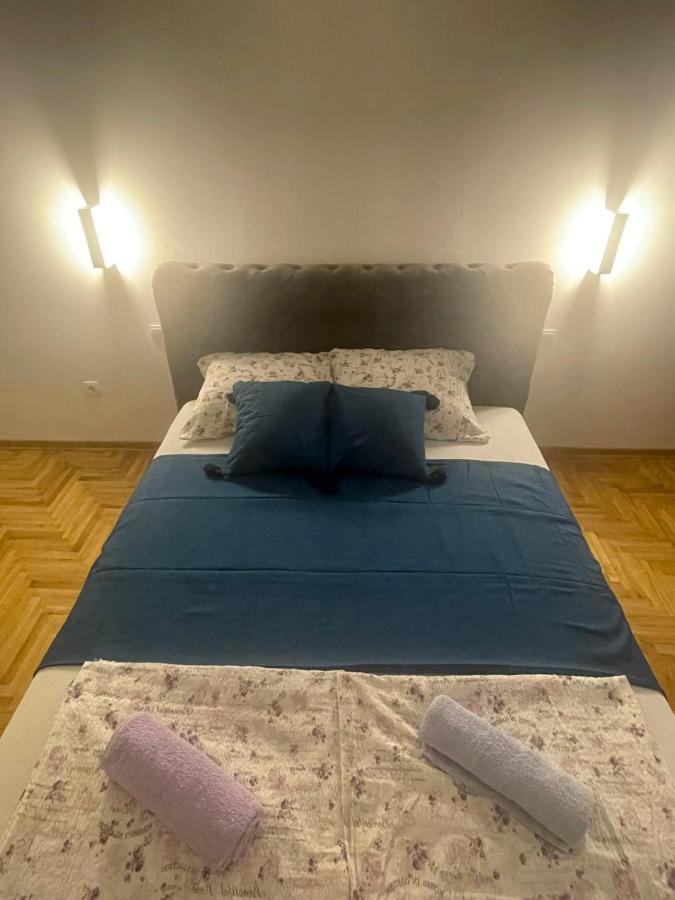 Appartamento Vmaks Apartman Valentina Vodnika Novi Sad Esterno foto