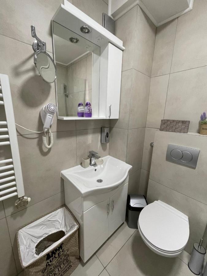 Appartamento Vmaks Apartman Valentina Vodnika Novi Sad Esterno foto