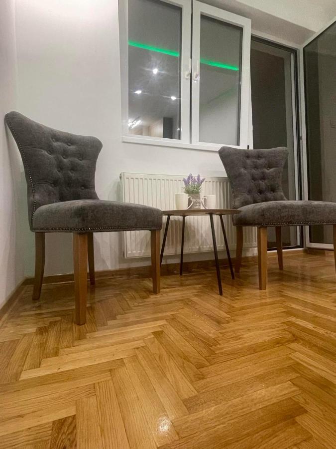 Appartamento Vmaks Apartman Valentina Vodnika Novi Sad Esterno foto