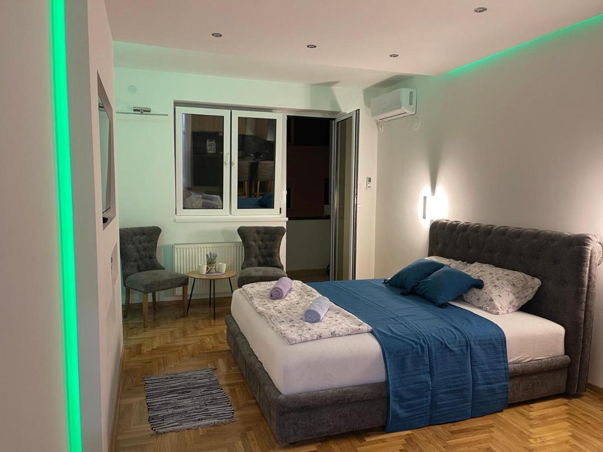 Appartamento Vmaks Apartman Valentina Vodnika Novi Sad Esterno foto